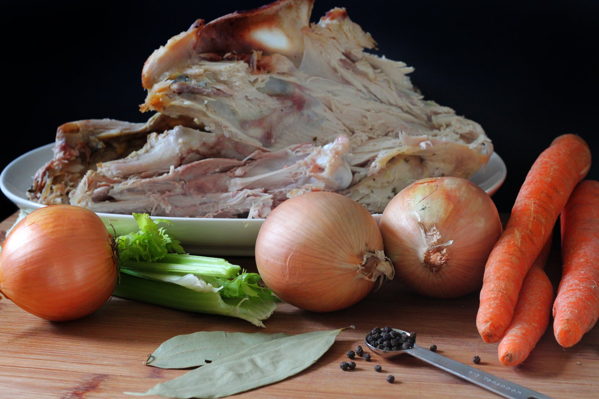 There's Liquid Gold in Those Leftover Turkey Bones!
