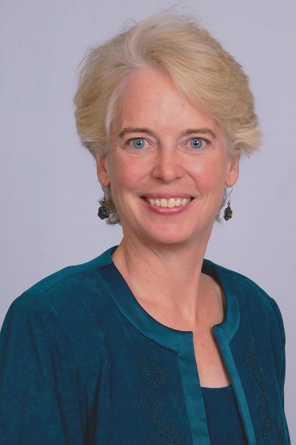 Julie MacRae headshot
